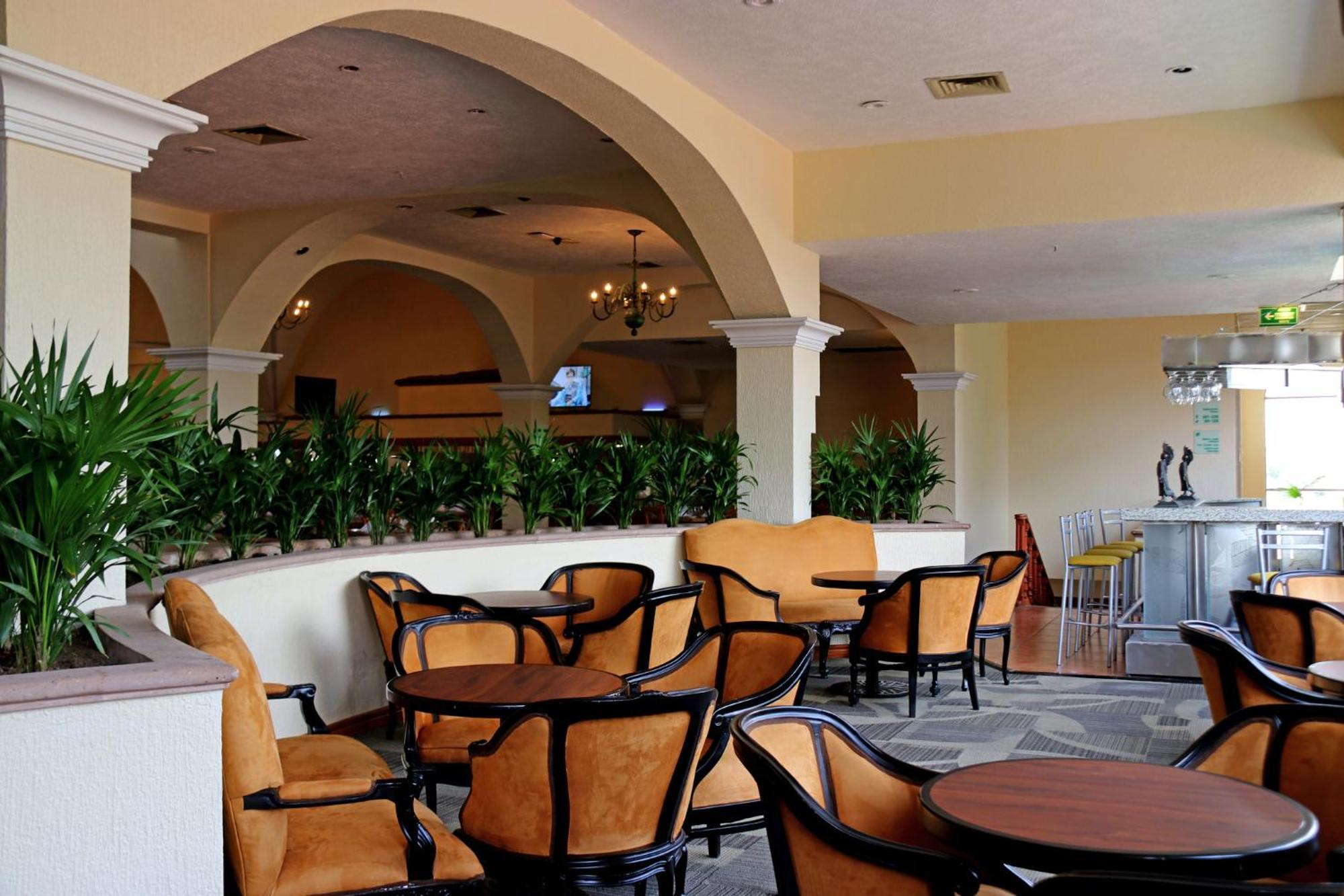 Holiday Inn La Piedad By Ihg Екстериор снимка