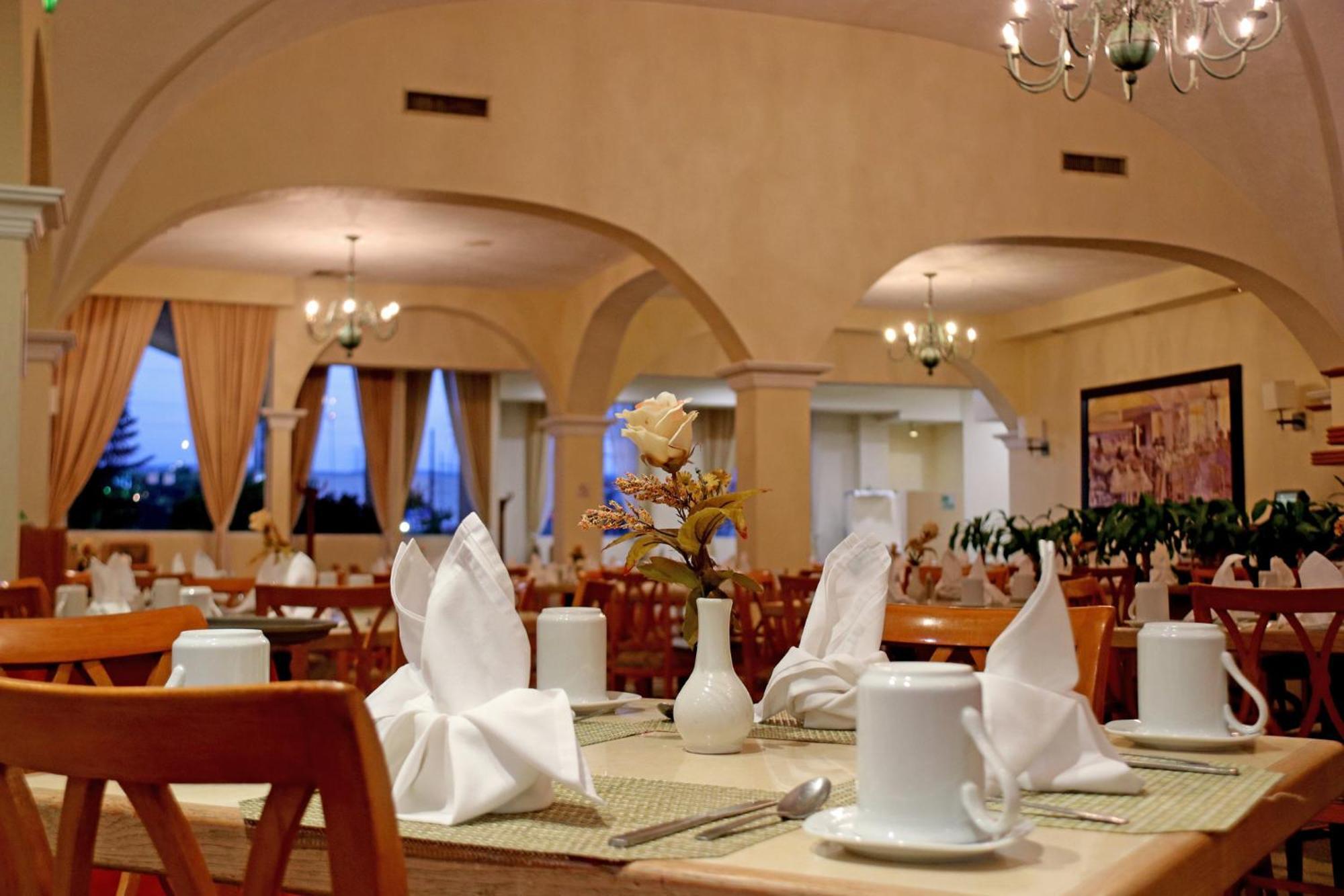 Holiday Inn La Piedad By Ihg Екстериор снимка