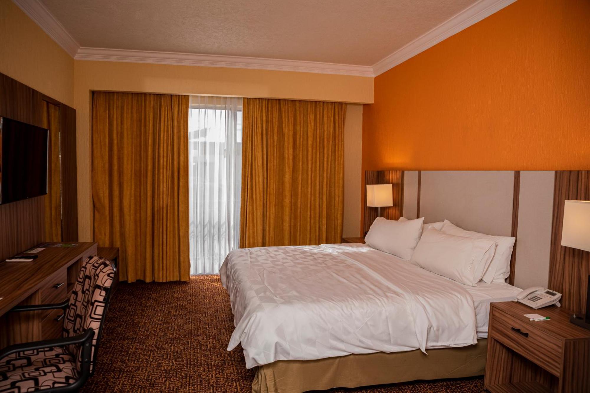 Holiday Inn La Piedad By Ihg Екстериор снимка